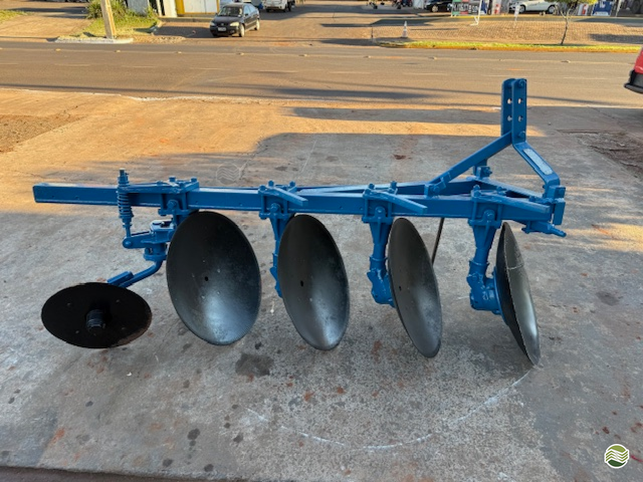 IMPLEMENTOS AGRICOLAS ARADO 4 DISCOS FIXO Cotramaq Tratores GOIOERE PARANÁ PR